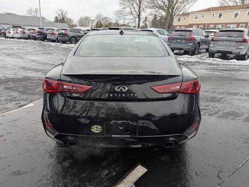 2022 INFINITI Q60 LUXE