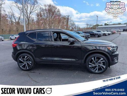 2021 Volvo XC40 T5 R-Design