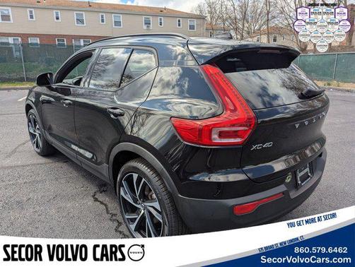 2021 Volvo XC40 T5 R-Design