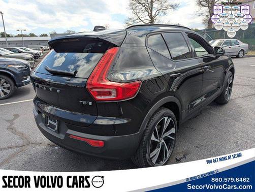 2021 Volvo XC40 T5 R-Design