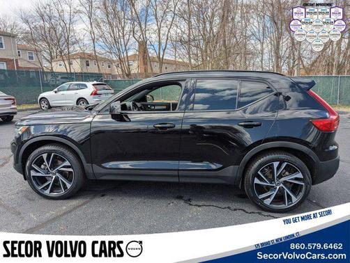 2021 Volvo XC40 T5 R-Design