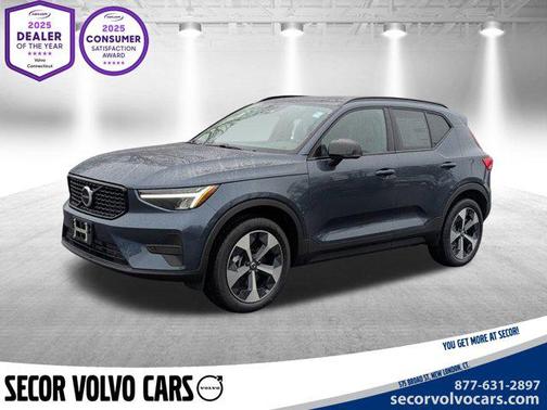 2026 Volvo XC40 Core, B5 AWD Gas (mild hybrid), Dark