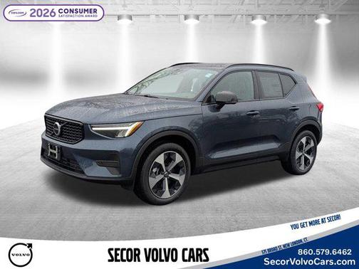 2026 Volvo XC40 Core, B5 AWD Gas (mild hybrid), Dark