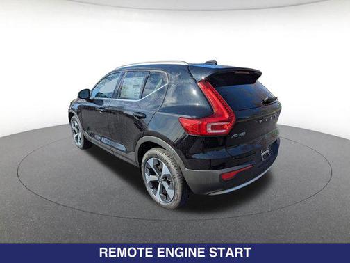 Onyx Black Metallic 2025 Volvo XC40 B5 Core Bright Theme