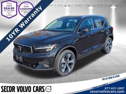 2025 Volvo XC40 B5 Core Bright Theme