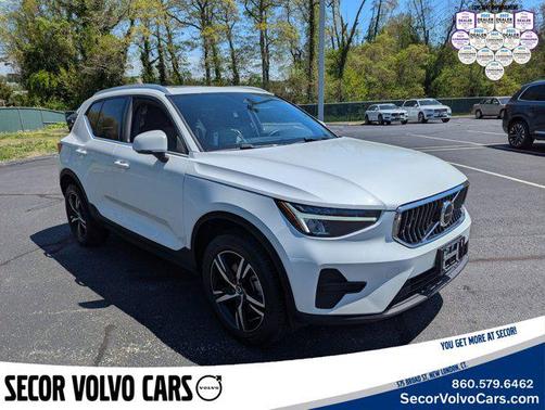 2025 Volvo XC40 Core Bright Theme