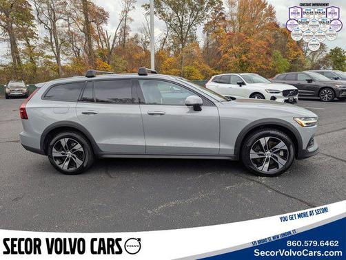 2024 Volvo V60 Cross Country Plus