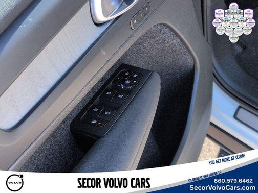 2023 Volvo XC40 Plus Bright Theme