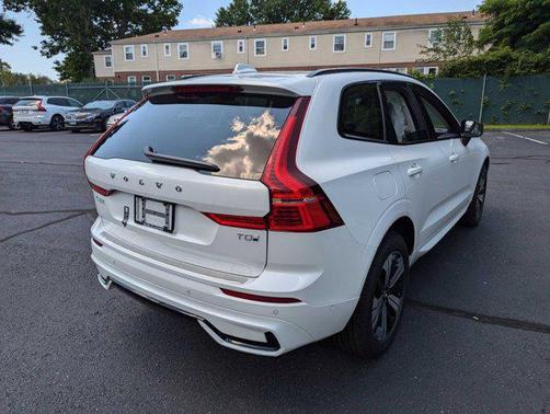 2025 Volvo XC60 Plug-In Hybrid T8 Plus