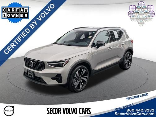 Silver Dawn Metallic 2023 Volvo XC40 Ultimate Dark Theme