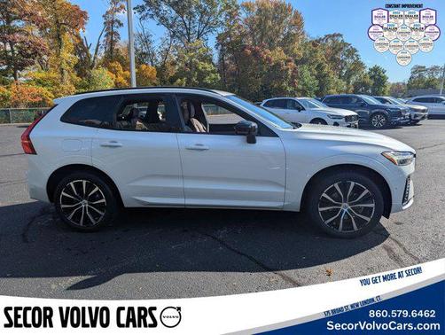 2023 Volvo XC60 Plus Dark Theme