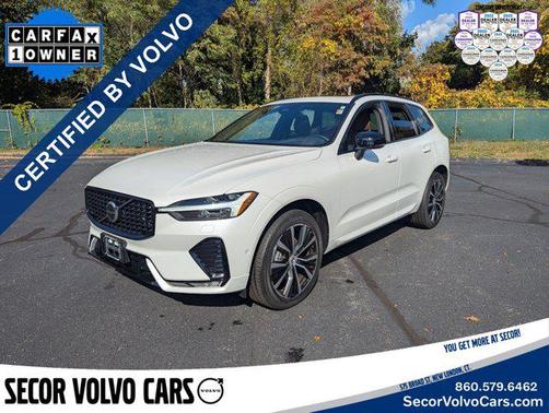 2023 Volvo XC60 Plus Dark Theme