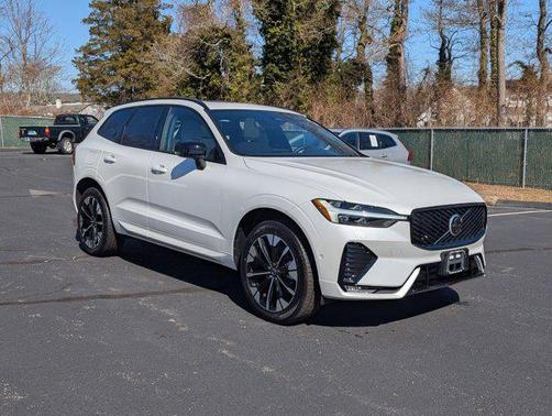 2026 Volvo XC60 B5 Plus