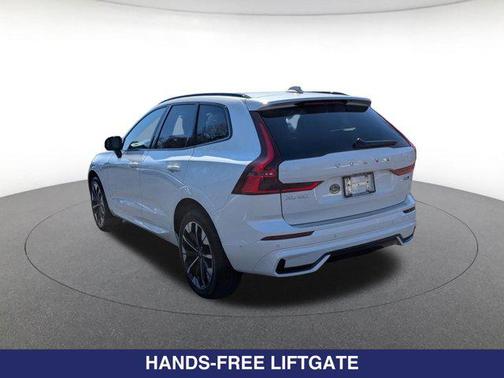 Crystal White Metallic 2026 Volvo XC60 B5 Plus