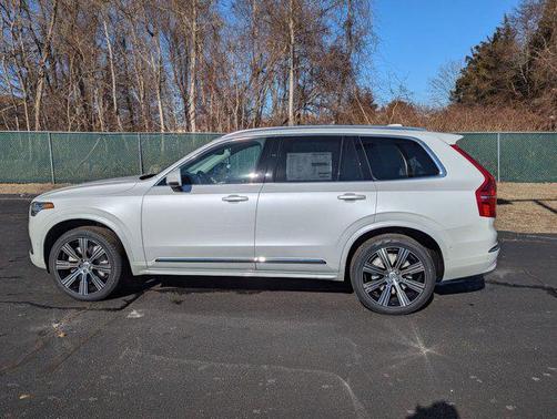 2025 Volvo XC90 B6 Plus 7-Seater