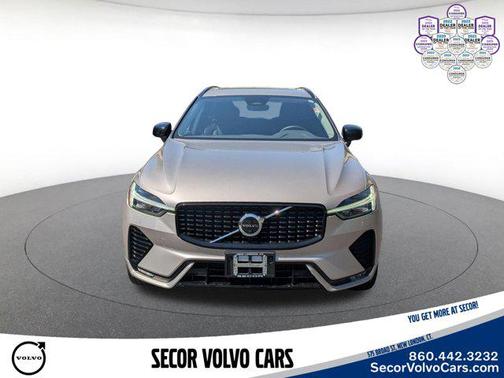 Bright Dusk Metallic 2023 Volvo XC60 Plus Dark Theme