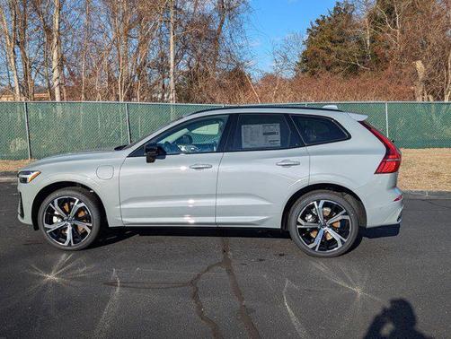 2025 Volvo XC60 Plug-In Hybrid T8 Ultra