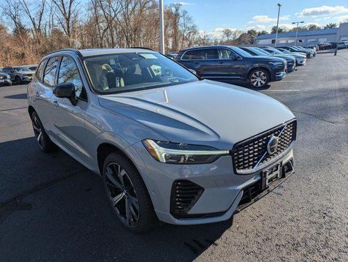 2025 Volvo XC60 Plug-In Hybrid T8 Ultra