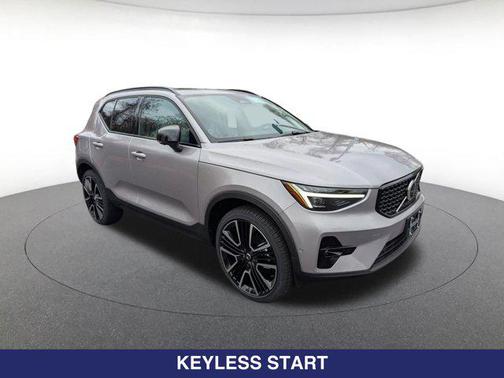 Aurora Silver 2026 Volvo XC40 B5 Ultra