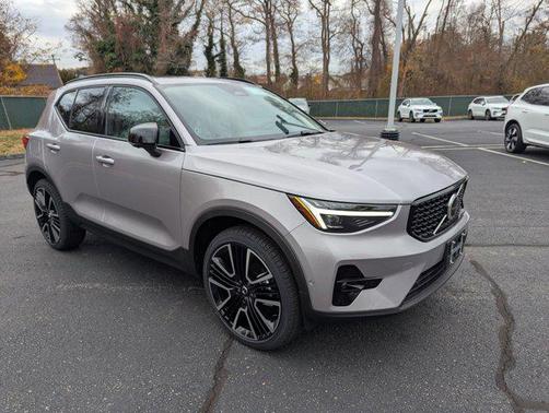 2026 Volvo XC40 B5 Ultra