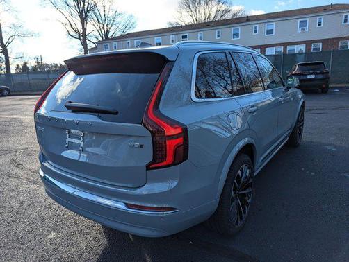 2025 Volvo XC90 B5 Core