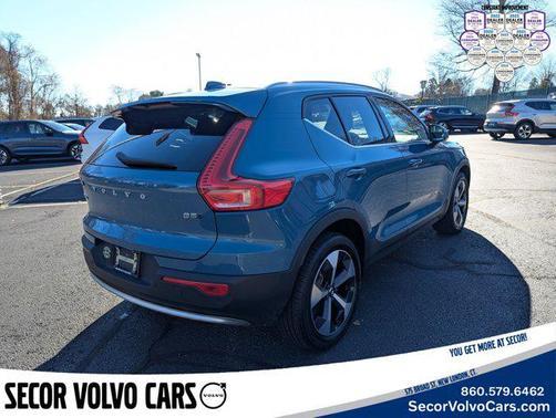 2023 Volvo XC40 Plus Bright Theme