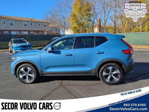 2023 Volvo XC40 Plus Bright Theme