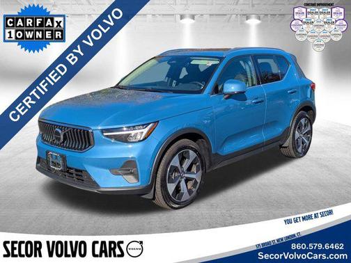 2023 Volvo XC40 Plus Bright Theme