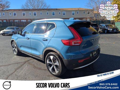 2023 Volvo XC40 Plus Bright Theme