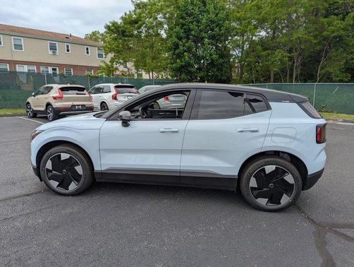 2025 Volvo EX30 Twin Motor Plus