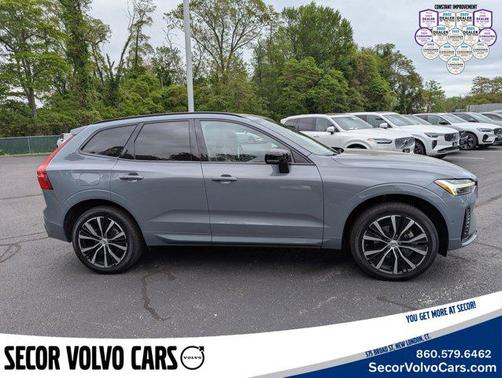 2023 Volvo XC60 Ultimate Dark Theme