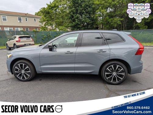2023 Volvo XC60 Ultimate Dark Theme