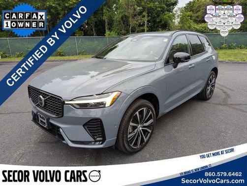 2023 Volvo XC60 Ultimate Dark Theme