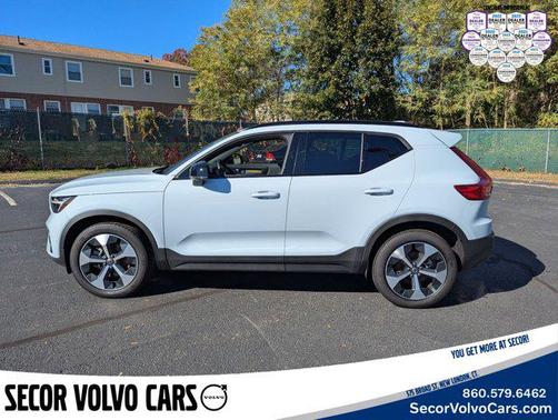 2025 Volvo XC40 Plus Dark Theme