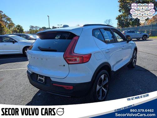 2025 Volvo XC40 Plus Dark Theme