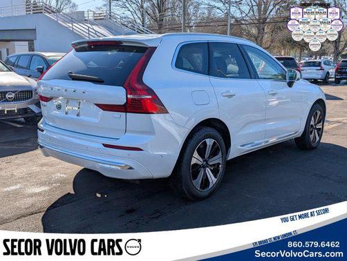 2023 Volvo XC60 Recharge Plug-In Hybrid Plus Bright Theme