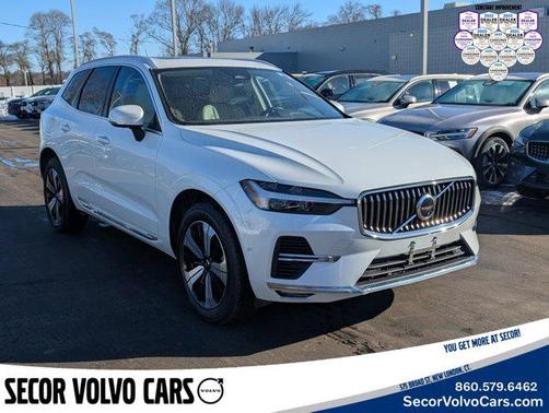 2023 Volvo XC60 Recharge Plug-In Hybrid Plus Bright Theme