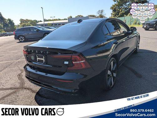2024 Volvo S60 Recharge Plug-In Hybrid Ultimate Dark Theme