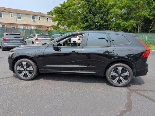 2025 Volvo XC60 Plug-In Hybrid T8 Core