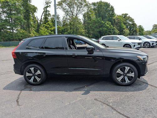 2025 Volvo XC60 Plug-In Hybrid T8 Core