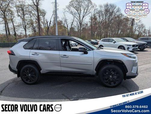 2023 Toyota RAV4 Hybrid SE