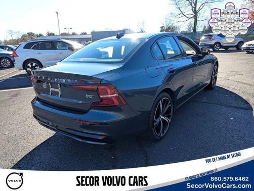 2024 Volvo S60 Plus Dark Theme
