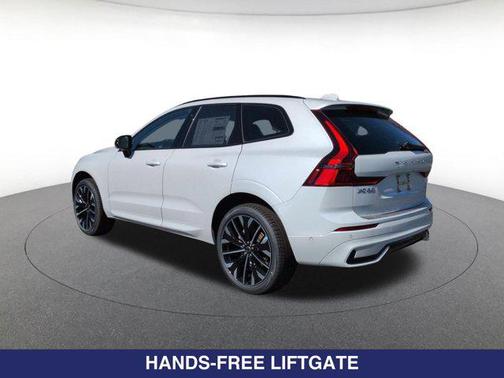 Crystal White Metallic 2026 Volvo XC60 B5 Ultra