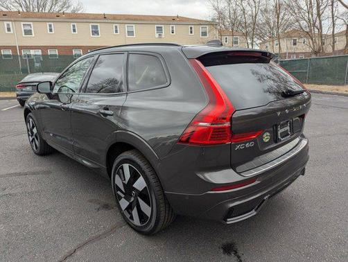2025 Volvo XC60 Plug-In Hybrid T8 Plus