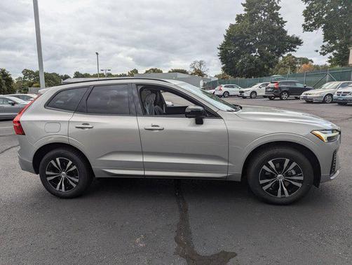 2025 Volvo XC60 B5 Core