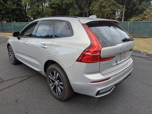 2025 Volvo XC60 B5 Core