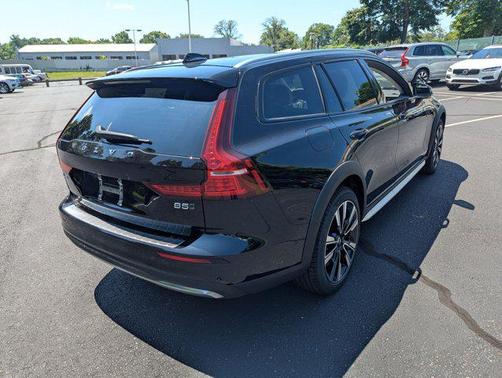 2026 Volvo V60 Cross Country B5 Ultra