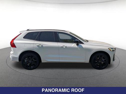 Crystal White Metallic 2026 Volvo XC60 B5 Ultra Black Edition