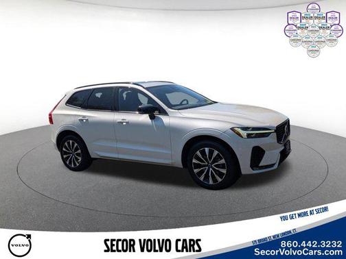 Crystal White Metallic 2024 Volvo XC60 Plus Dark Theme