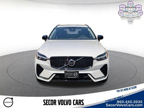 Crystal White Metallic 2024 Volvo XC60 Plus Dark Theme
